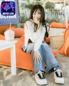 Read more about the article Er Jia Liu (贰加六): Nữ Thần Xinh Đẹp Trên Hot51live – Sự Nổi Bật Của Ngôi Sao Trung Quốc. Beautiful Goddess on Hot51live