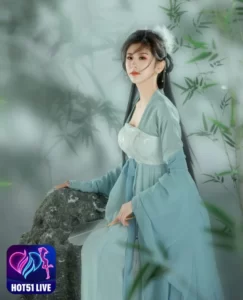 Read more about the article Fang Bao (芳宝) – Ngôi Sao Trung Quốc Xinh Đẹp Như Thần Với Ứng Dụng HotLive Miễn Phí. God-like Beautiful Chinese Star