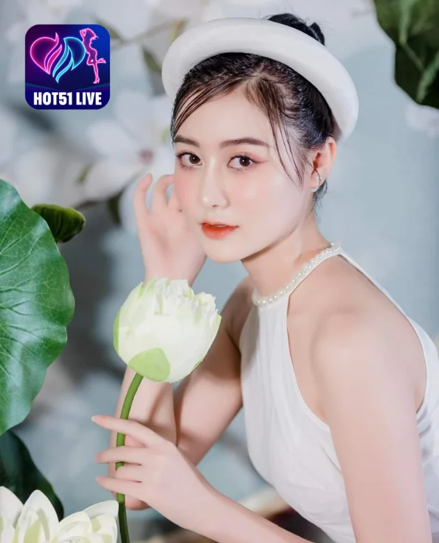 You are currently viewing Áo Dài – Nét Đẹp Truyền Thống Việt Nam: Sự Hòa Quyện Giữa Văn Hóa và Thời Trang. Traditional Vietnamese Beauty