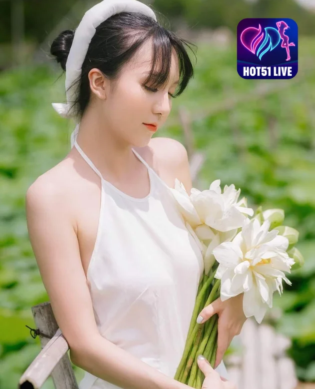 Áo Dài Trắng Kết Hợp Sen-Hot51live