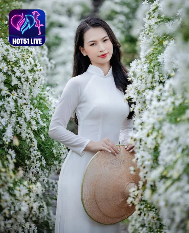 You are currently viewing Hot51 Live: Bức Tranh Tuyệt Vời về Những Cô Gái Xinh Đẹp ở Góc Mùa Thu. App live show beautiful girls