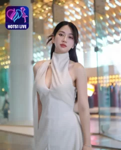 Read more about the article Khoảnh Khắc Lê Bống Trong Áo Dài: Một Nét Đẹp Tinh Khiết Nhận ‘Cơn Mưa’ Lời Khen Từ Cư Dân Mạng Beautiful hot tiktok girls