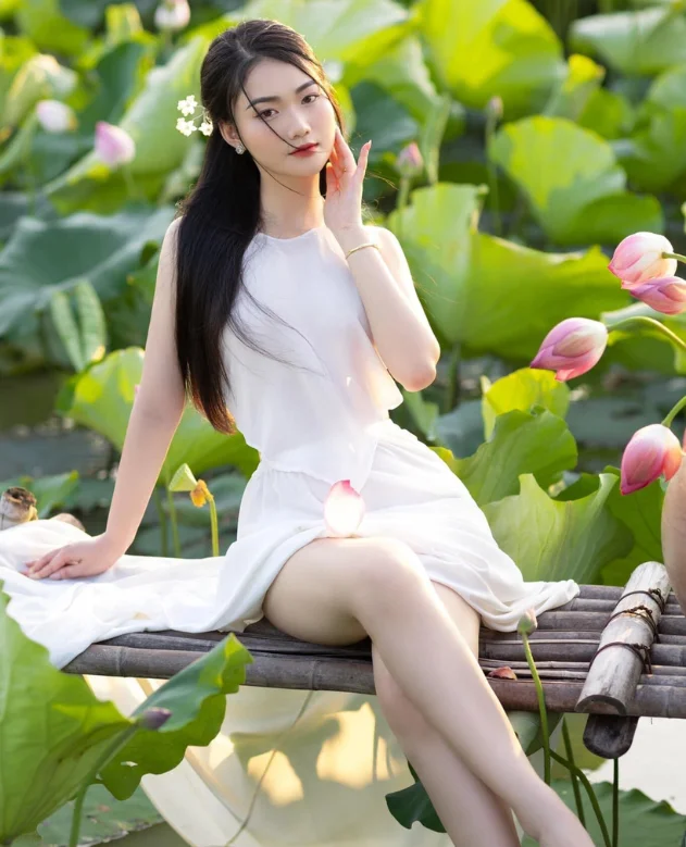 Nàng Áo Dài Trắng -Hot51live 