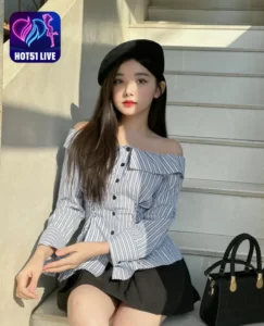 Read more about the article Bí Mật Của Quỳnh Trương TikToker: Hành Trình Với Cài Đặt HotLive và Tài Khoản HotLive Miễn Phí. Beautiful live shows