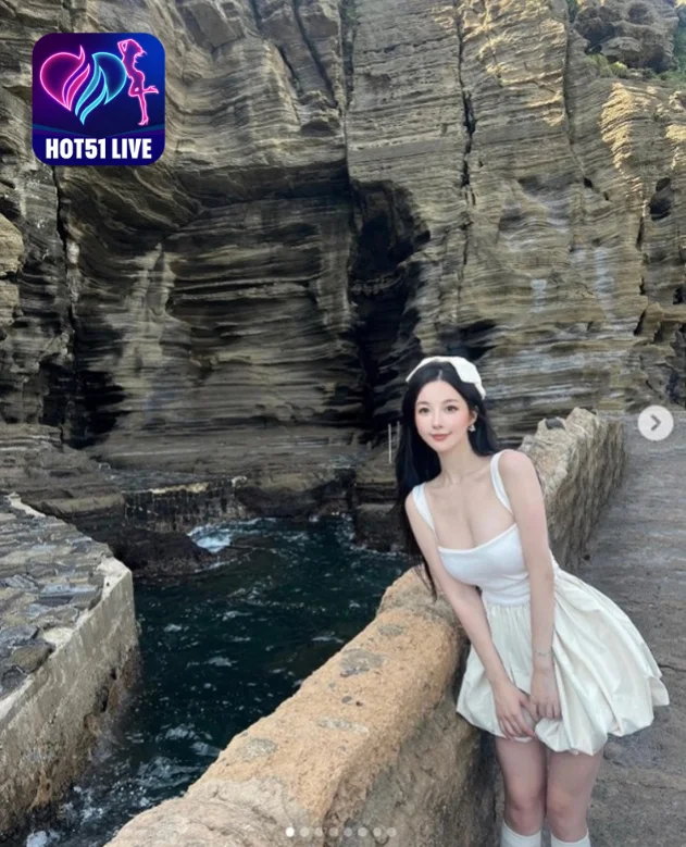 Riya Yu-Hot51live