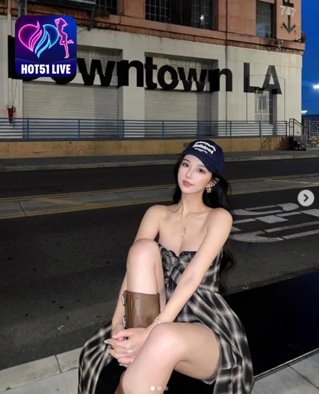 Riya Yu-Hot51live 