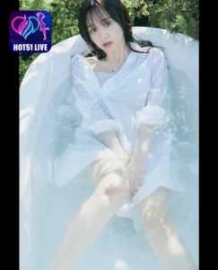 Read more about the article Kasumi Mori – Cô Gái Mẫu Nhật Bản Dễ Thương Livestream Trên Ứng Dụng HotLive51. Beautiful girls live