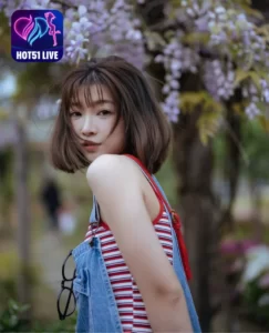 Read more about the article Qi Qi – Khám Phá Thế Giới Nổi Tiếng của Ngôi Sao Trực Tuyến Trung Quốc – Qi Qi (七七) trên Hotlive. Beautiful goddess