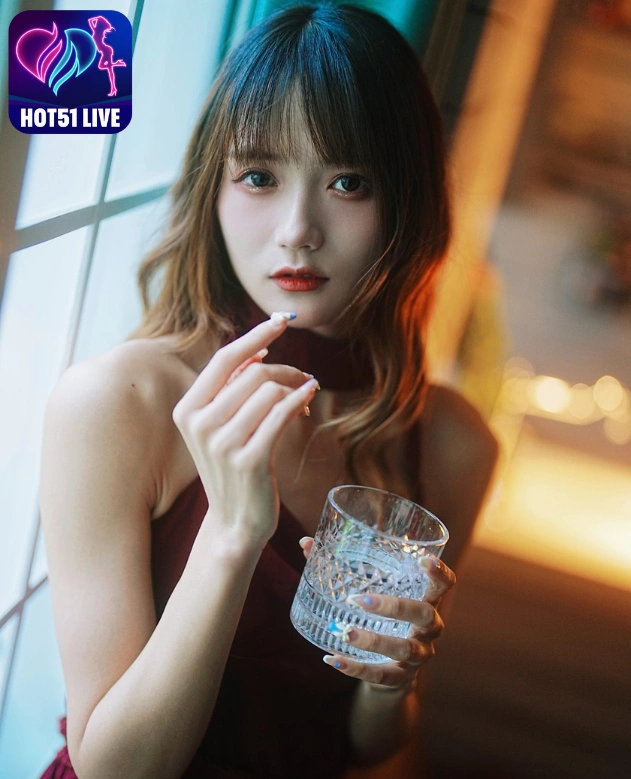 Read more about the article Sự Lên Ngôi của Liu Feng Star: Đánh Thức Cuộc Sống Trực Tuyến với Hot51 trên Ứng Dụng QQLive Beautiful Girl